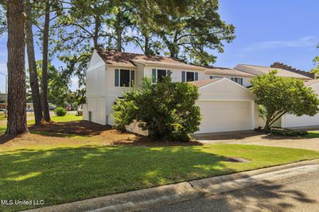 192 Lakebend Circle