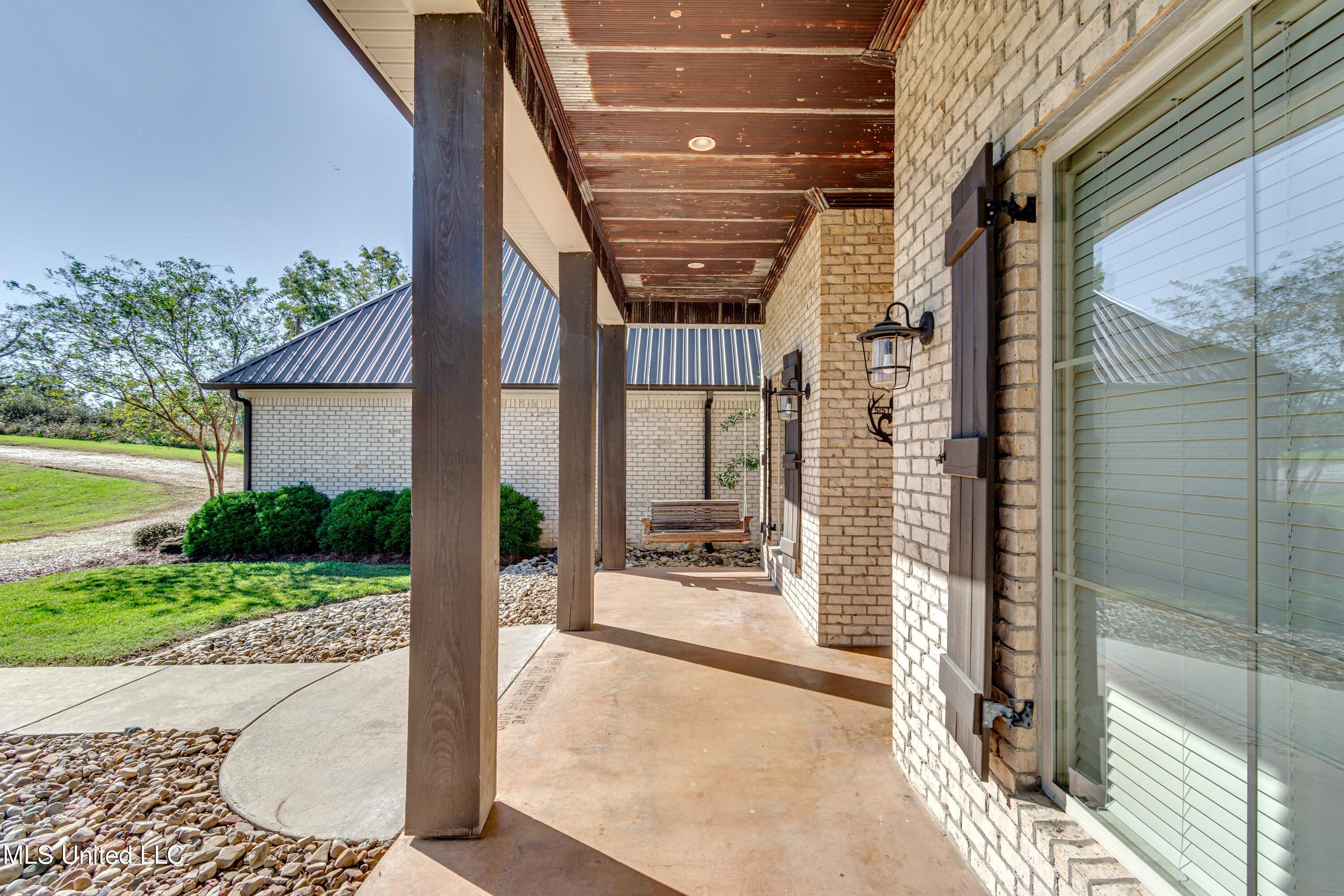 Image 4: Front Patio