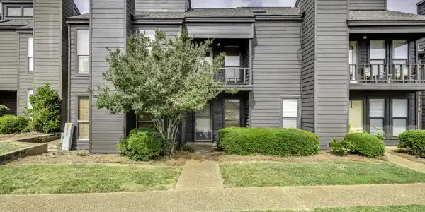 31 Lake Barnett Drive
