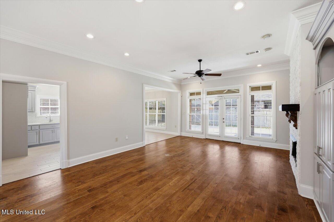 Image 3: 06-121 Covey Run _ Home Tours MS