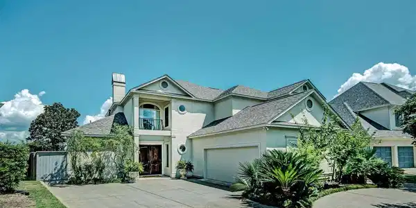 1420 WINDROSE DR