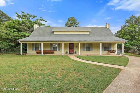 216 Edinburgh Ct
