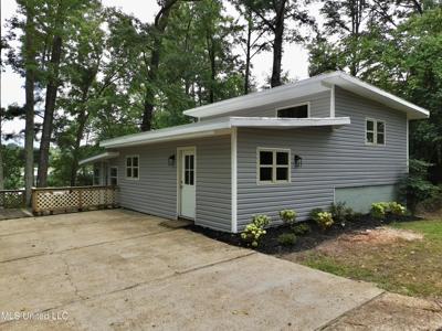 101 W Dewey Camp Drive