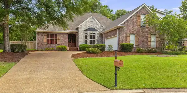 124 Fox Hollow Bend