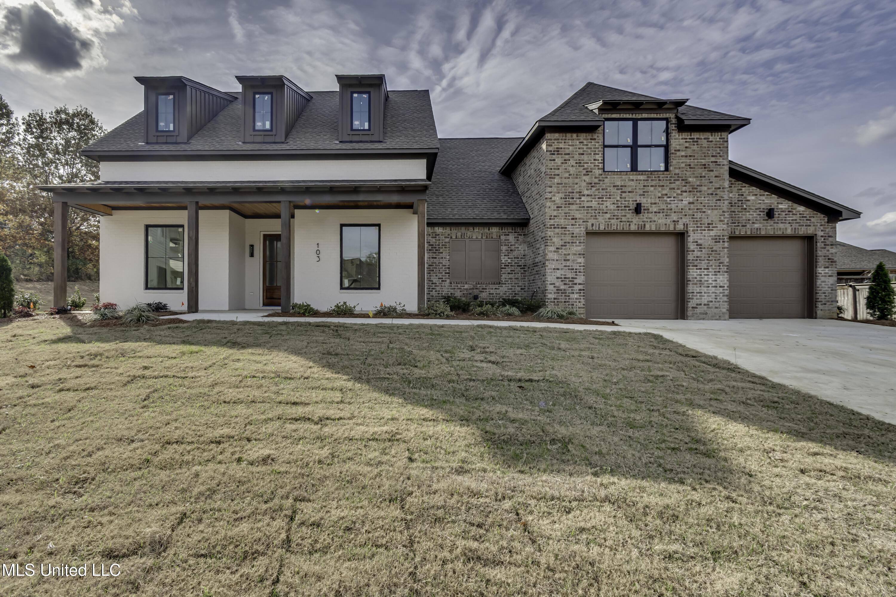 Image 2: 103 Camden Cv--4