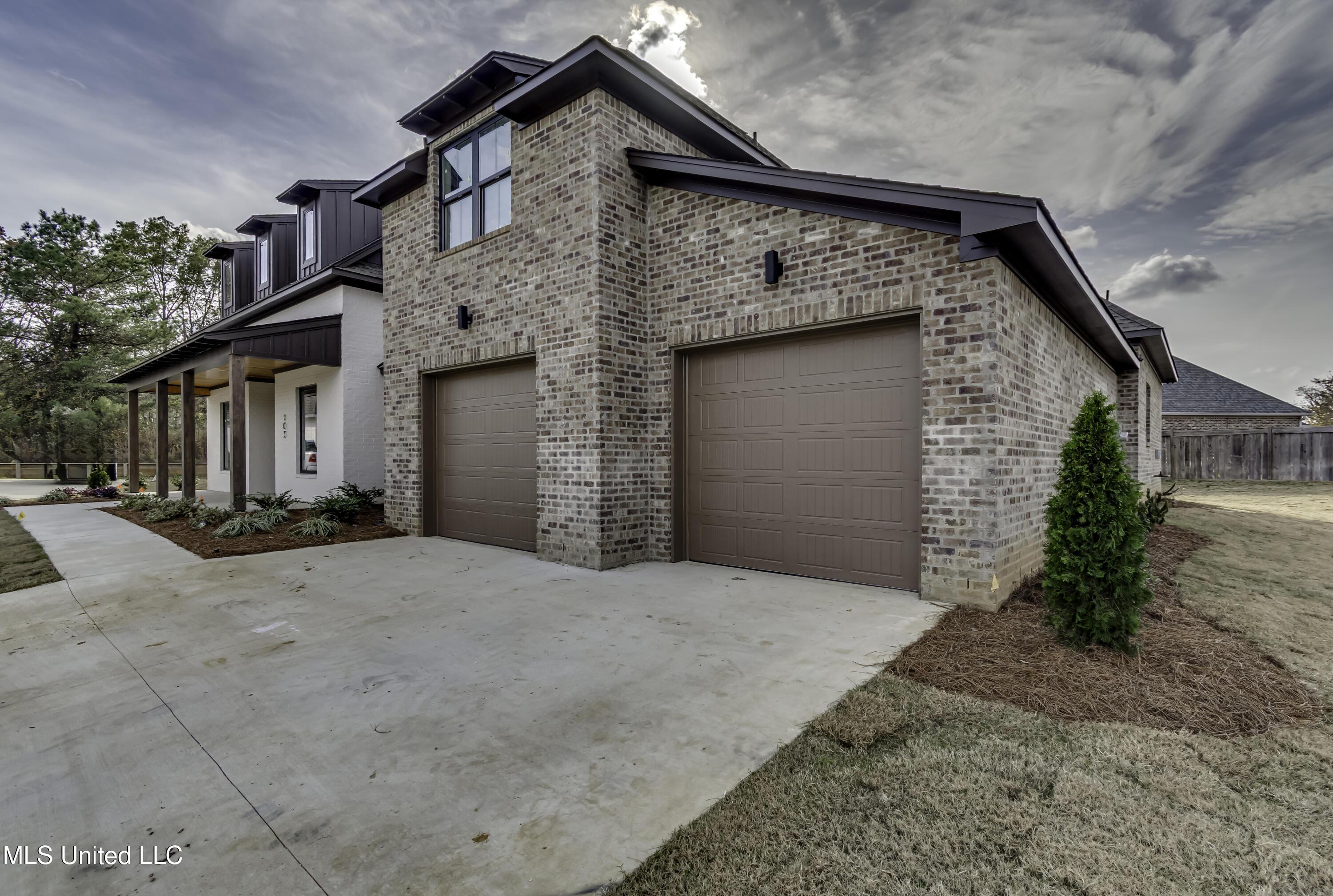 Image 4: front elevation