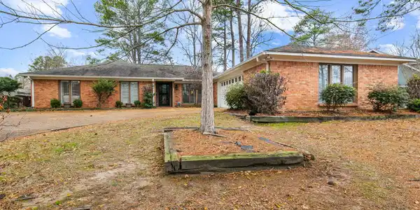 223 Greenfield Place