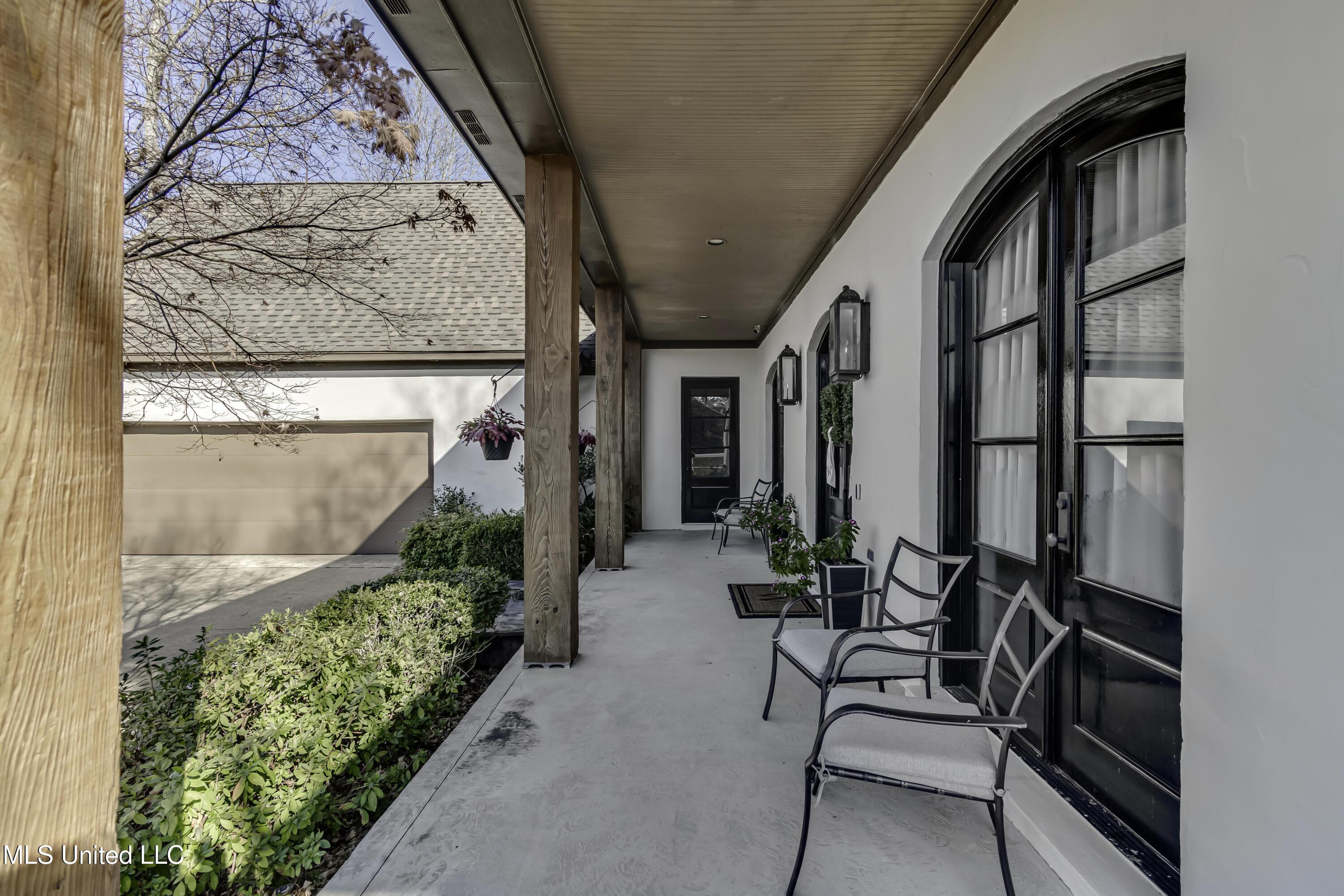 Image 2: 180 Wrights Mill Dr b--11