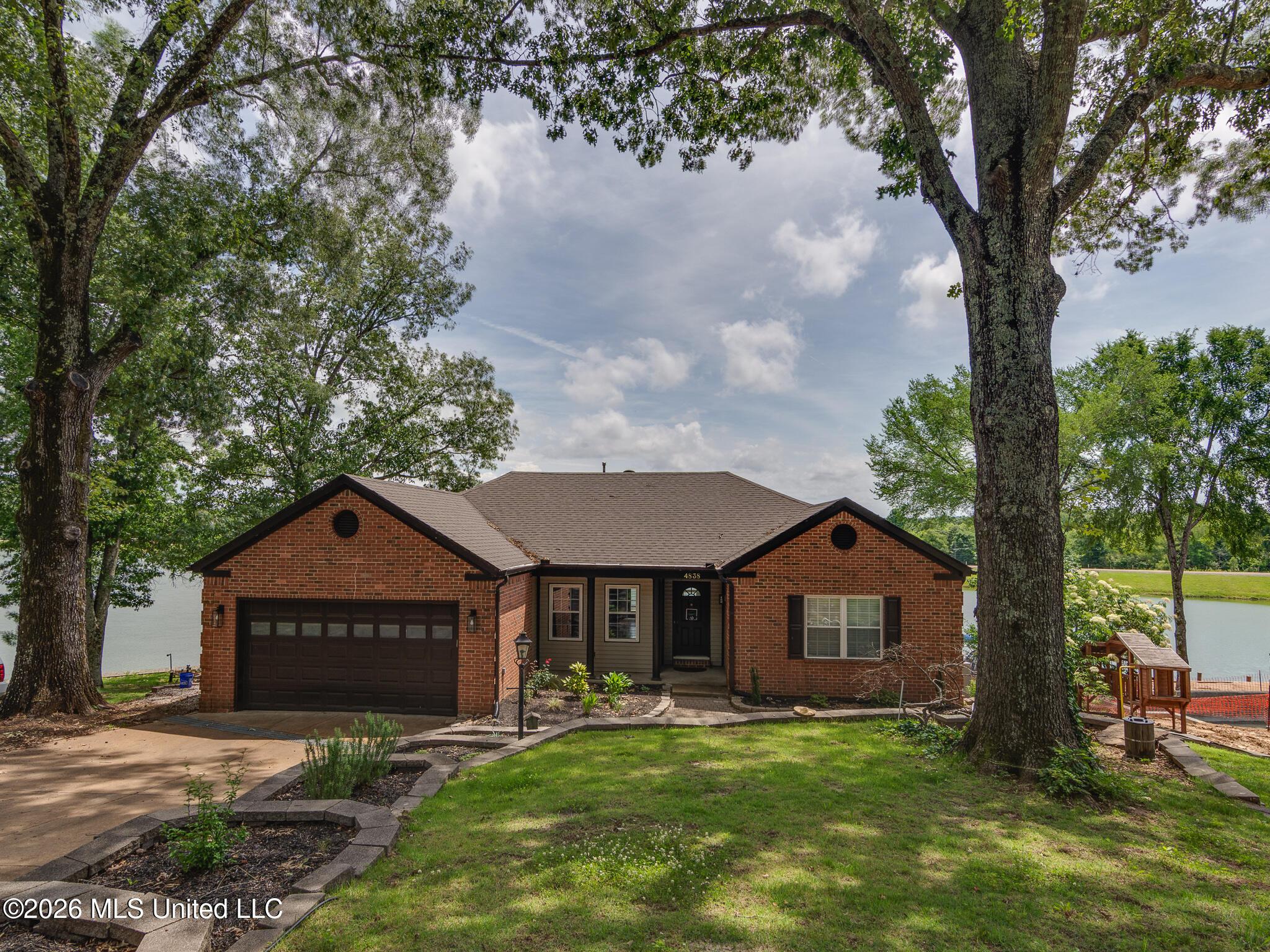 Image 2: 4838 Victoria Drive-1