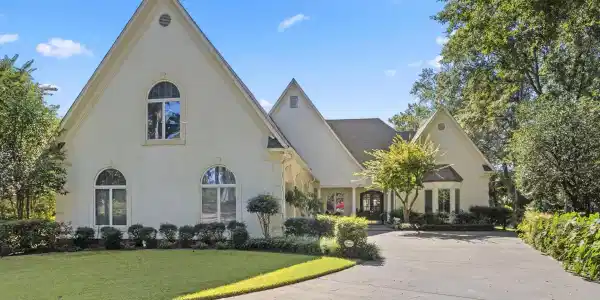 106 Colony Crown