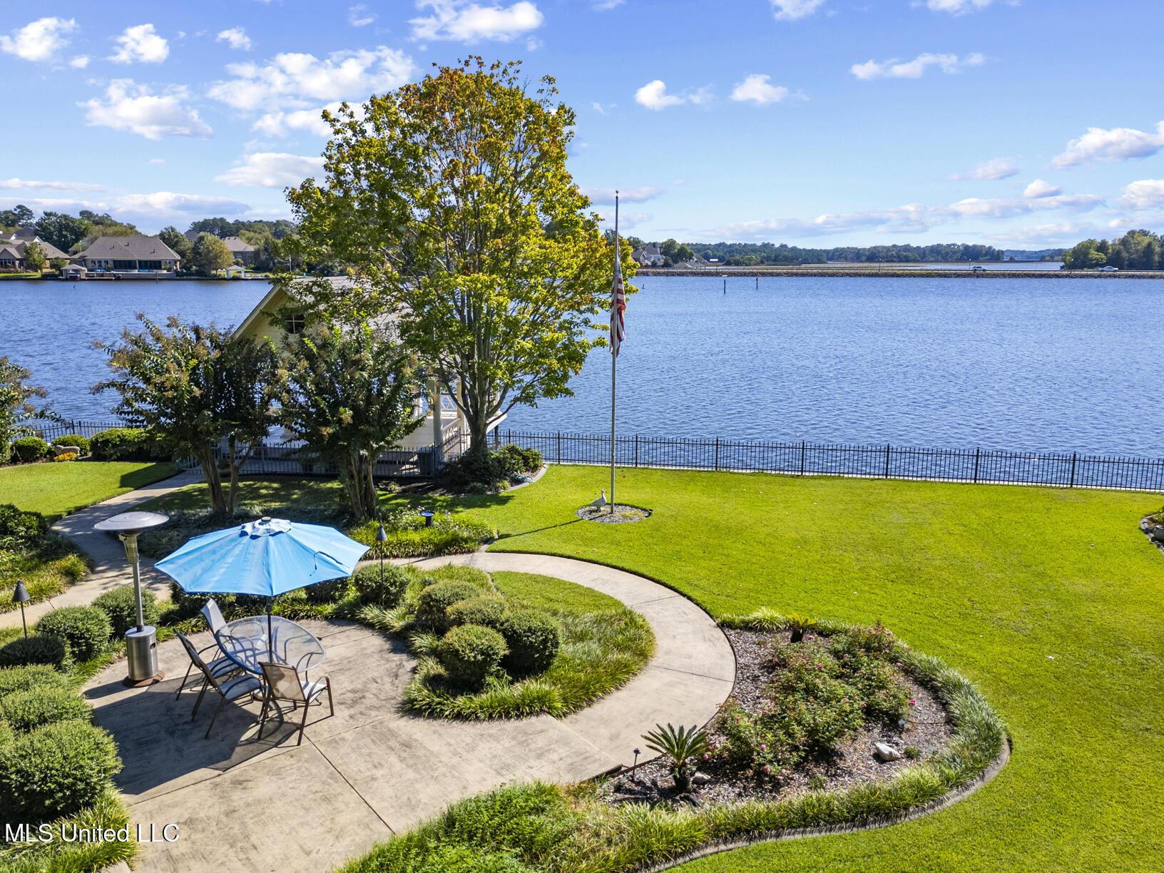 Image 3: 106 Colony Crown drone-16