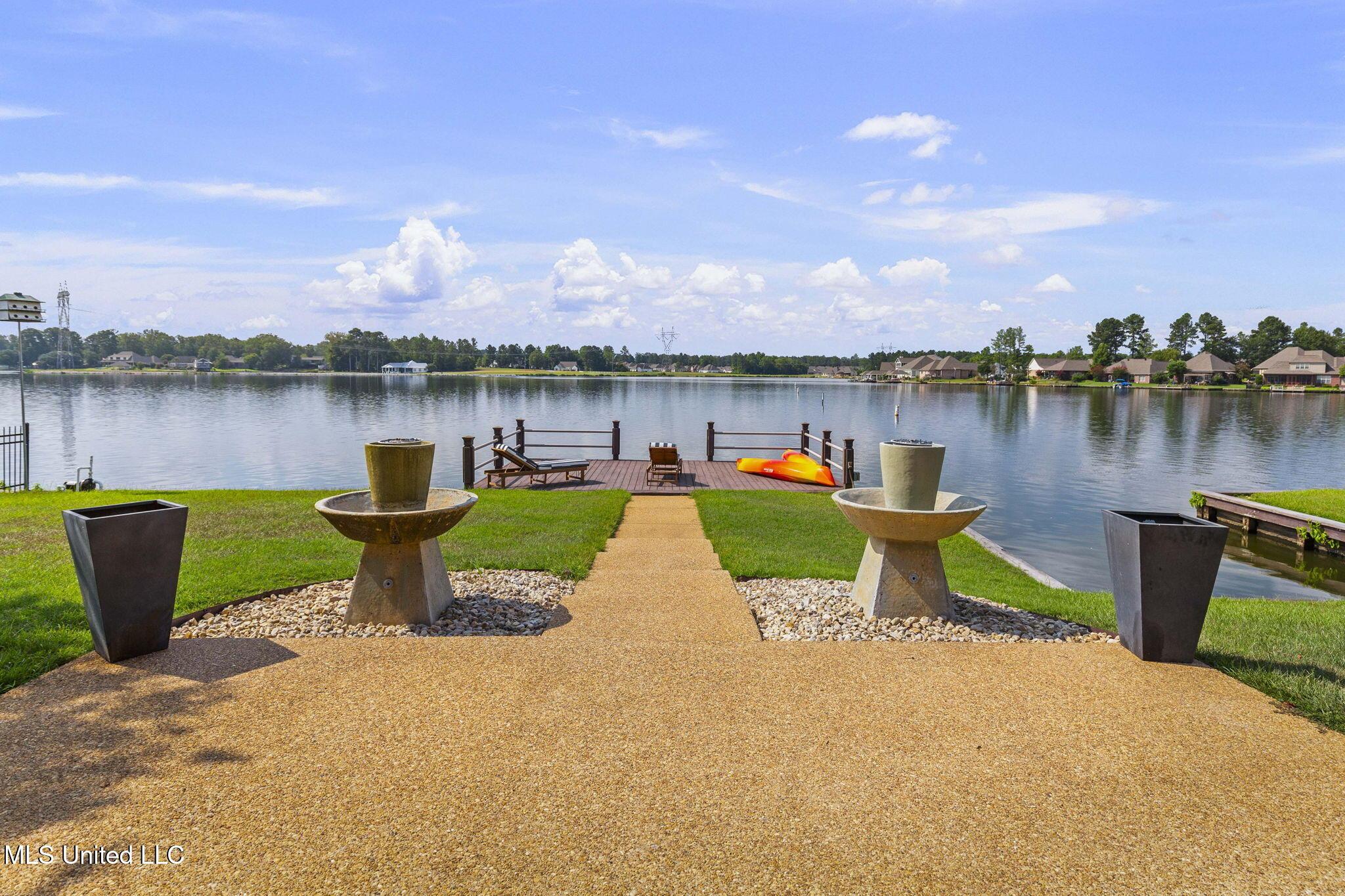Image 4: 56-web-or-mls-155 Harbor View-56