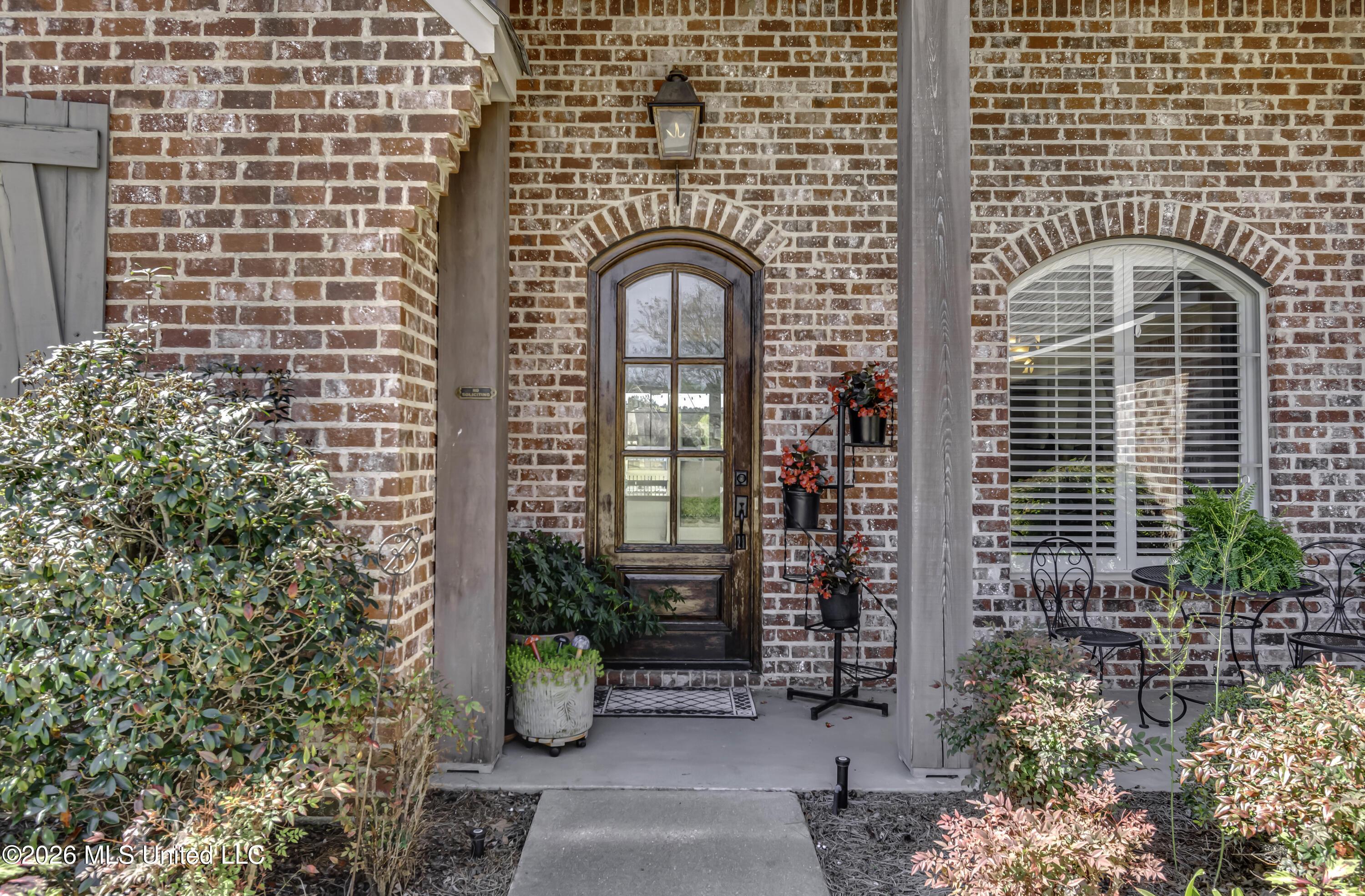 Image 1: 113 Caiborne-