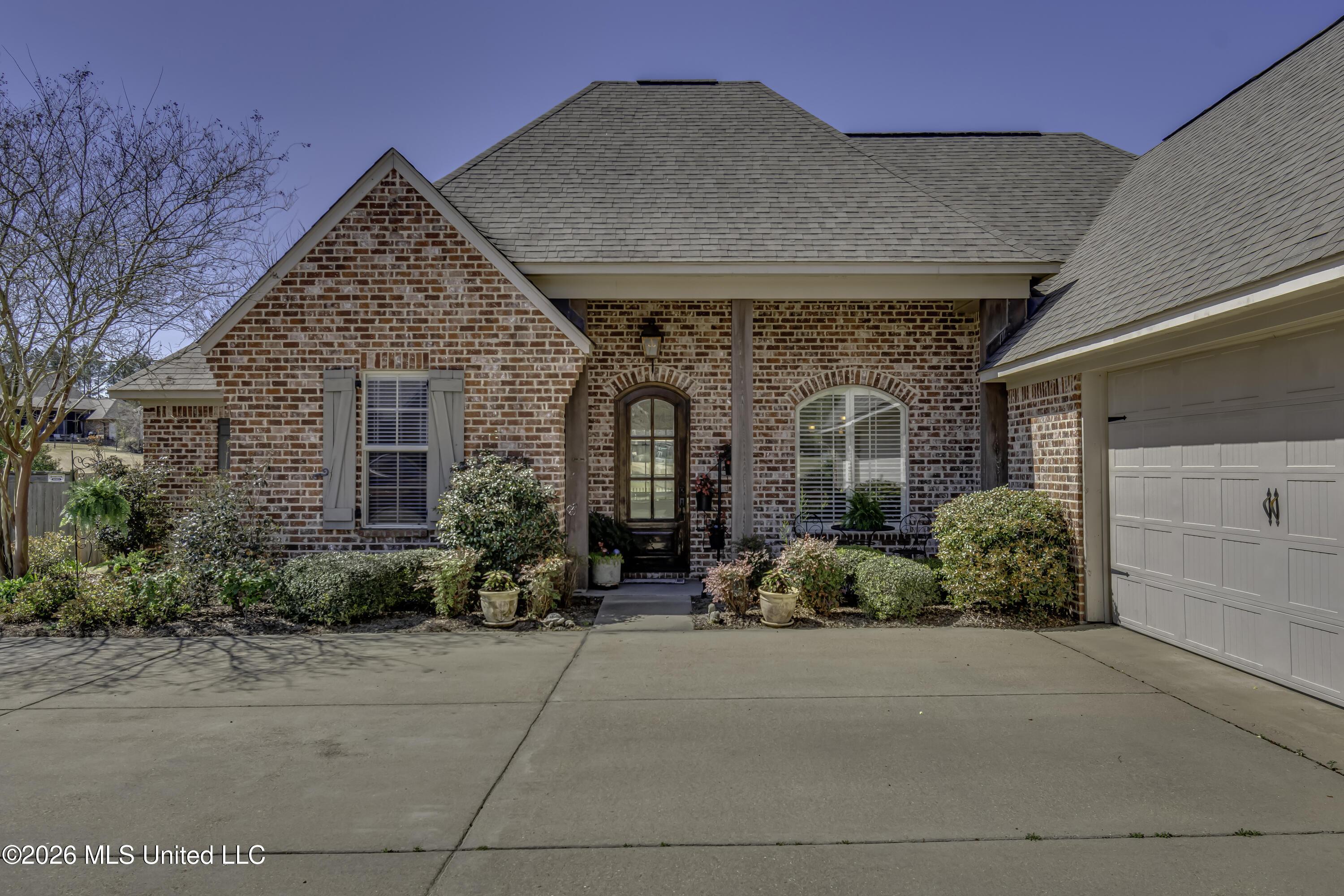 Image 2: 113 Caiborne--6