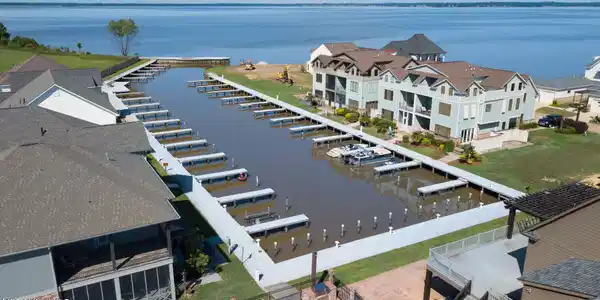 Image 3: Arbor Landing 4
