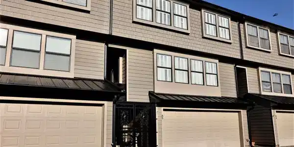 85 Breakers Lane