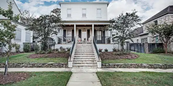 162 Natchez Drive N