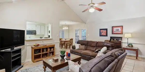 Image 2: 7153 Copper Ridge Dr Hometoursms.com 4