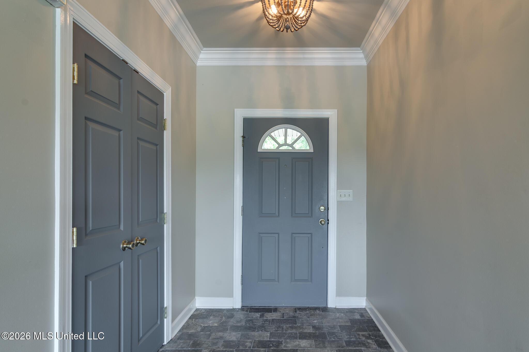 Image 4: 4838 Victoria Drive-5