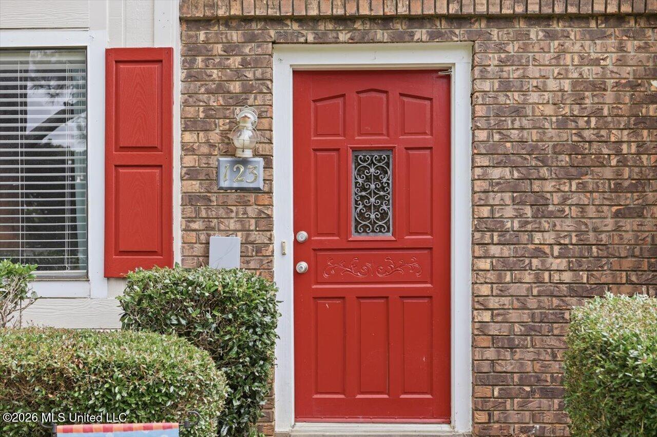 Image 2: 02-123 Lakebend Cir _ Hometoursms.com