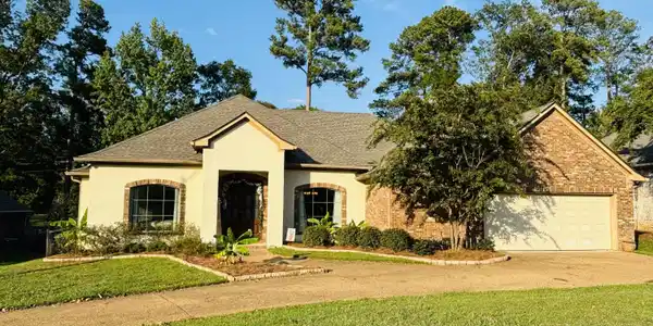 102 Honeybee Cove