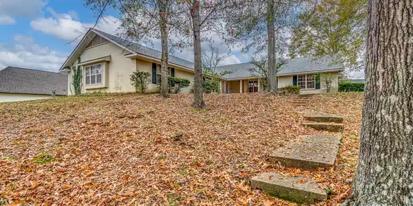25 Westridge Drive