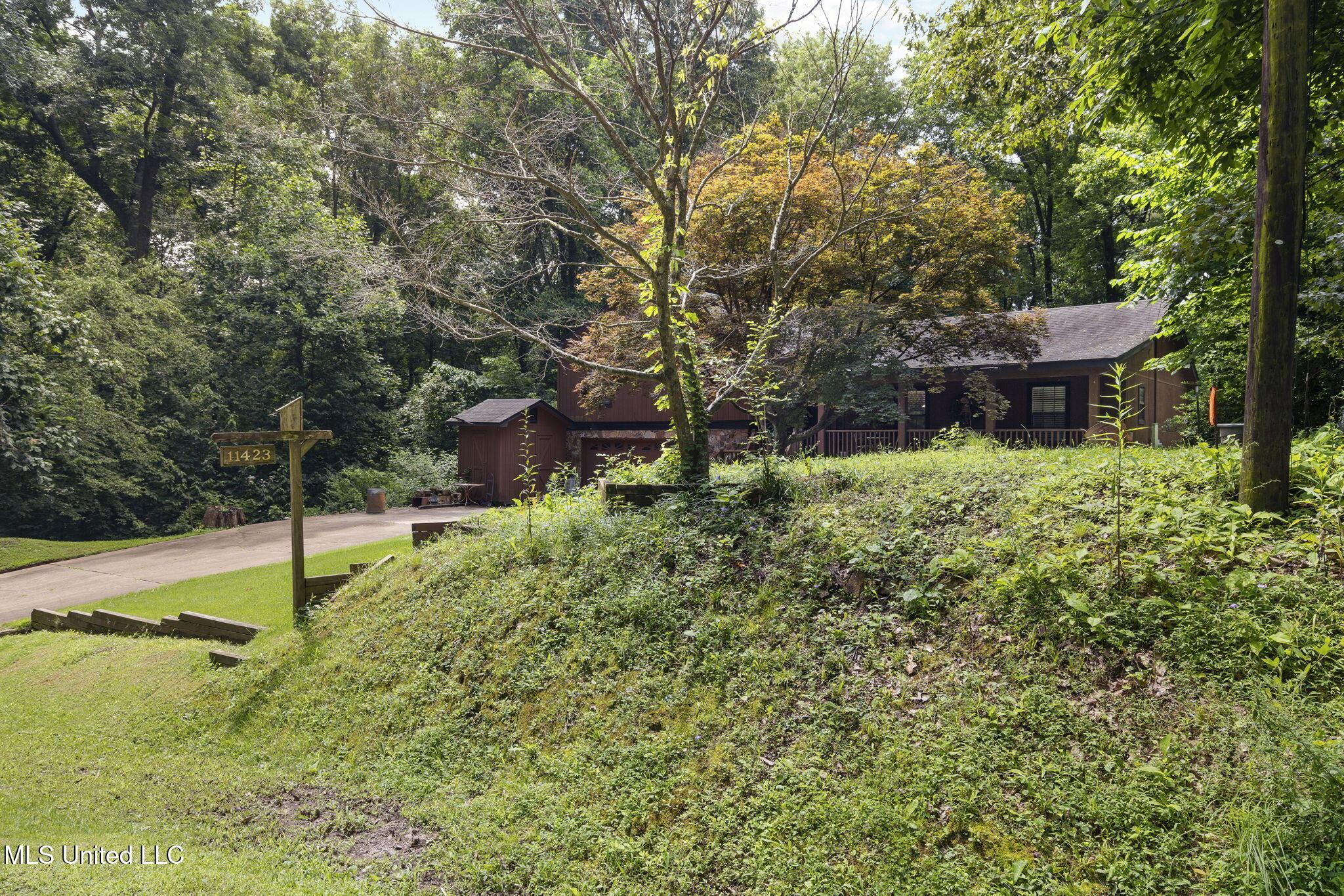 Image 3: 3-web-or-mls-11423 High Rd-02