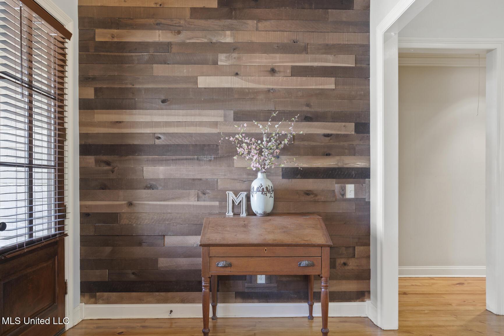 Image 4: 535 Florence-4