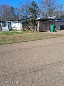 273 W Lake Dockery Drive