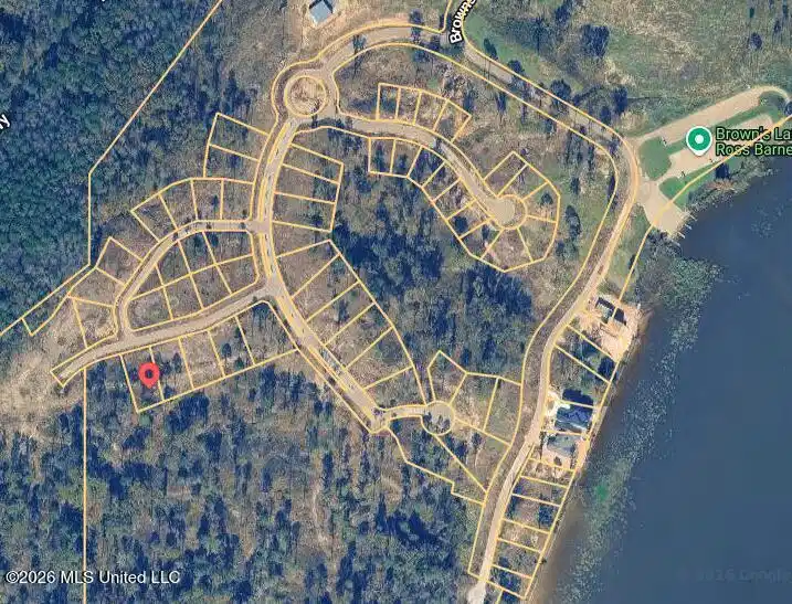 Image 1: Lot 32