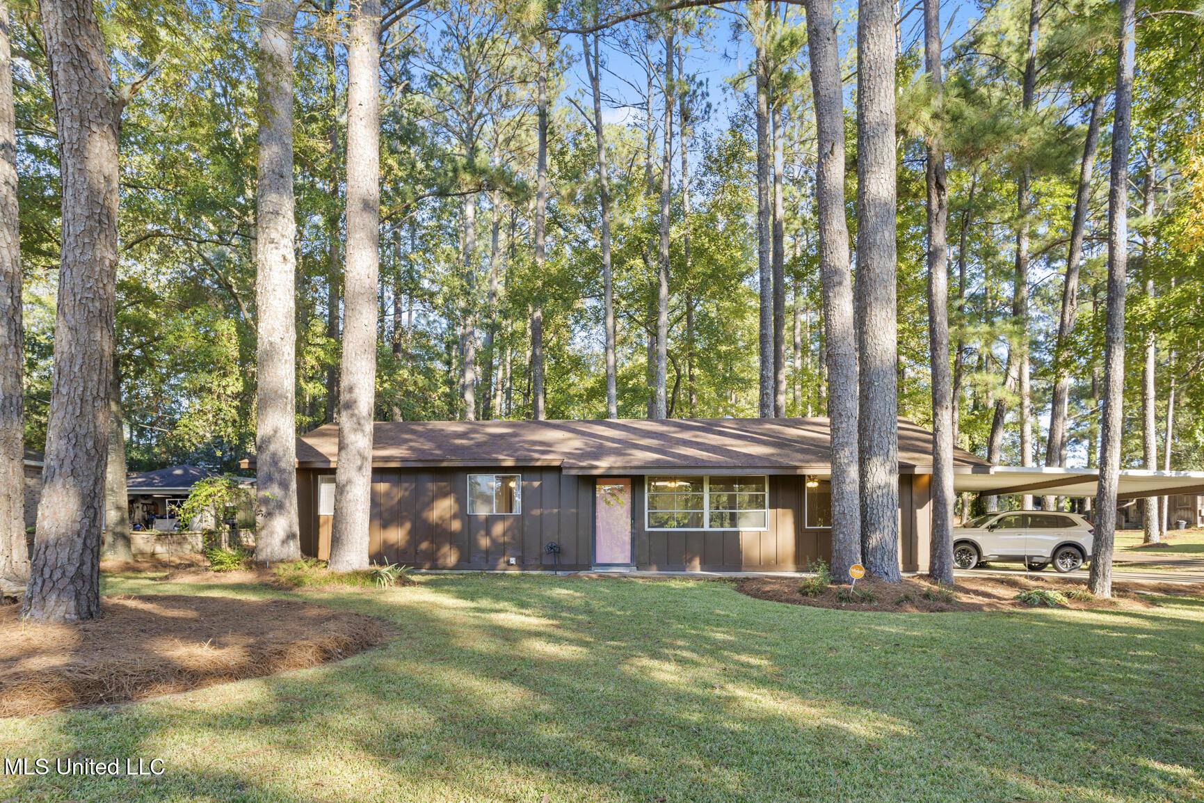 Image 1: Welcome to 110 Pine Hill Circle