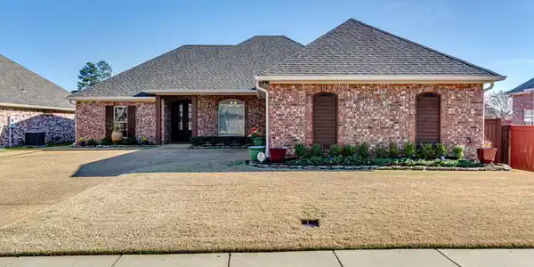 402 Glendale Place