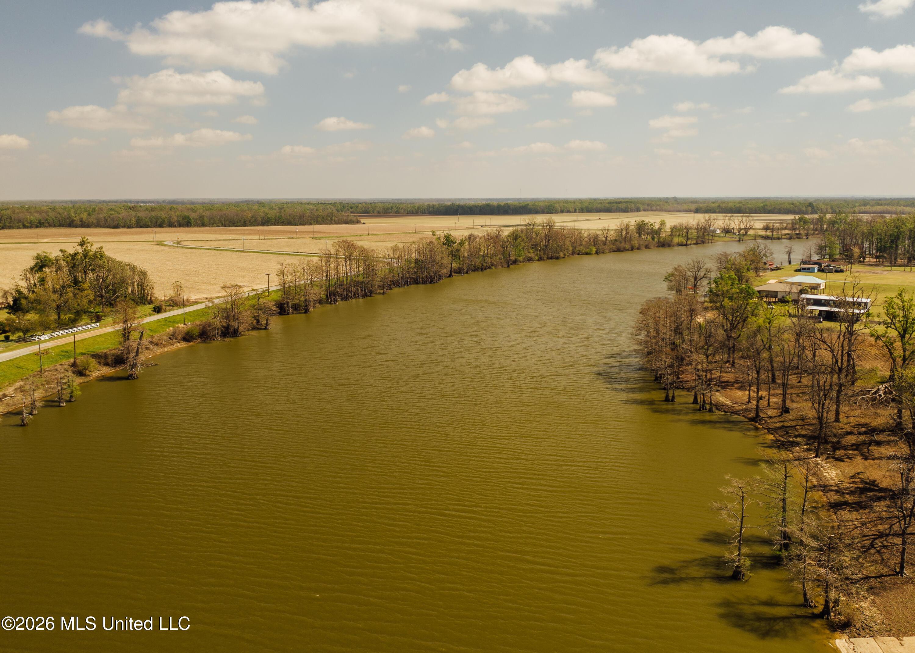 Image 3: Wolf Lake Cabins-4