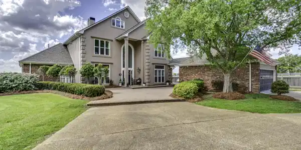 Image 2: 1111 Bay Vista--6