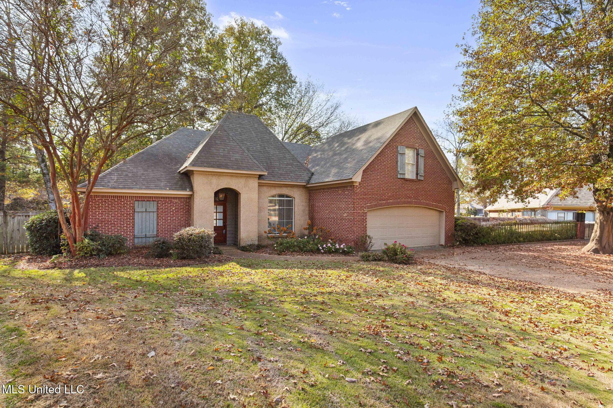 Image 3: 3-web-or-mls-100 Savoy Park-3