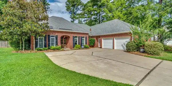 133 Lake Forest Drive