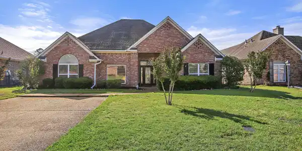 141 Vineyard Boulevard