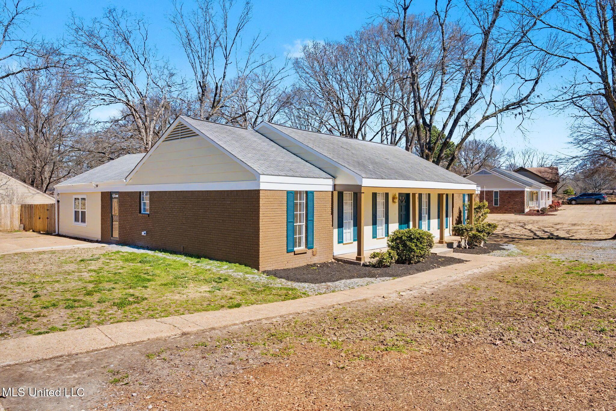 Image 2: 2-web-or-mls-4490 Big Horn Dr S-02