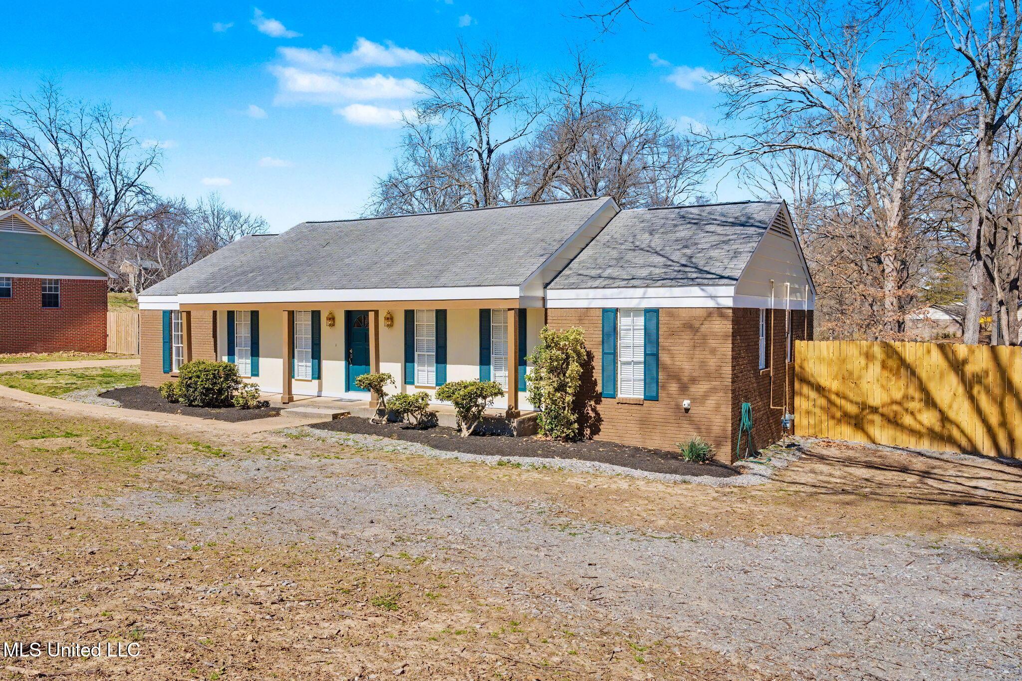 Image 3: 3-web-or-mls-4490 Big Horn Dr S-03