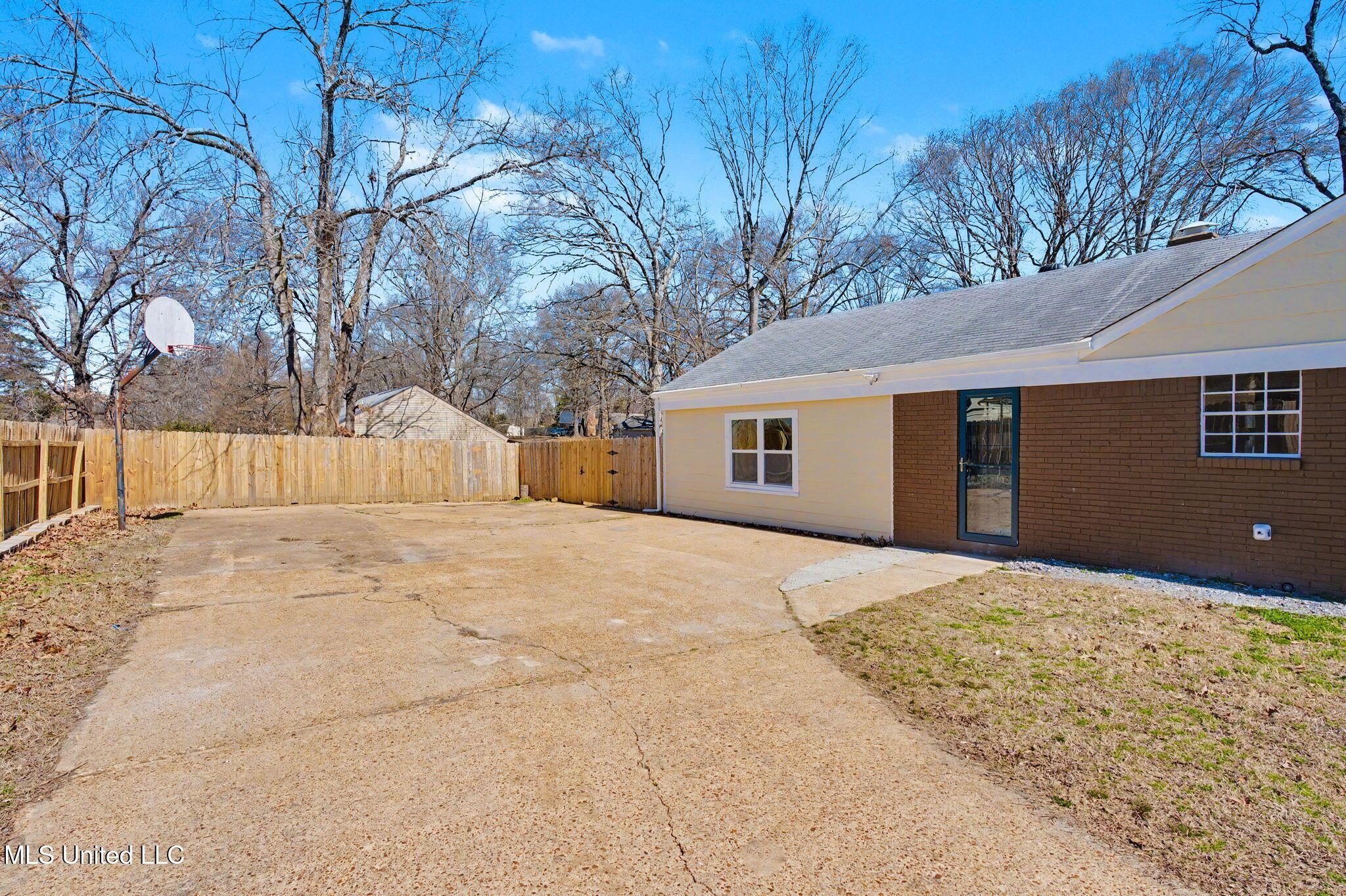 Image 4: 4-web-or-mls-4490 Big Horn Dr S-04