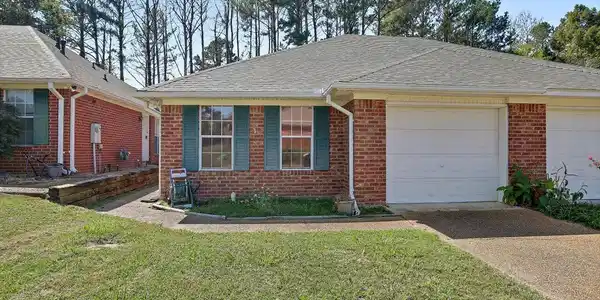 121 Kings Ridge Drive
