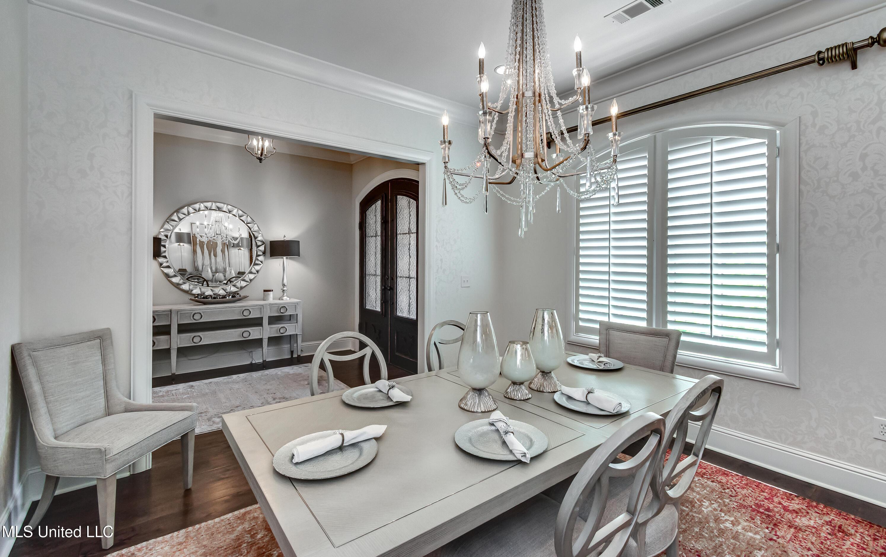 Image 4: 112 Honours Dr-22