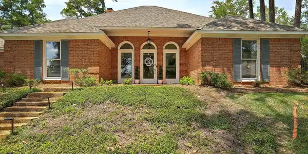 209 Coachmans Road