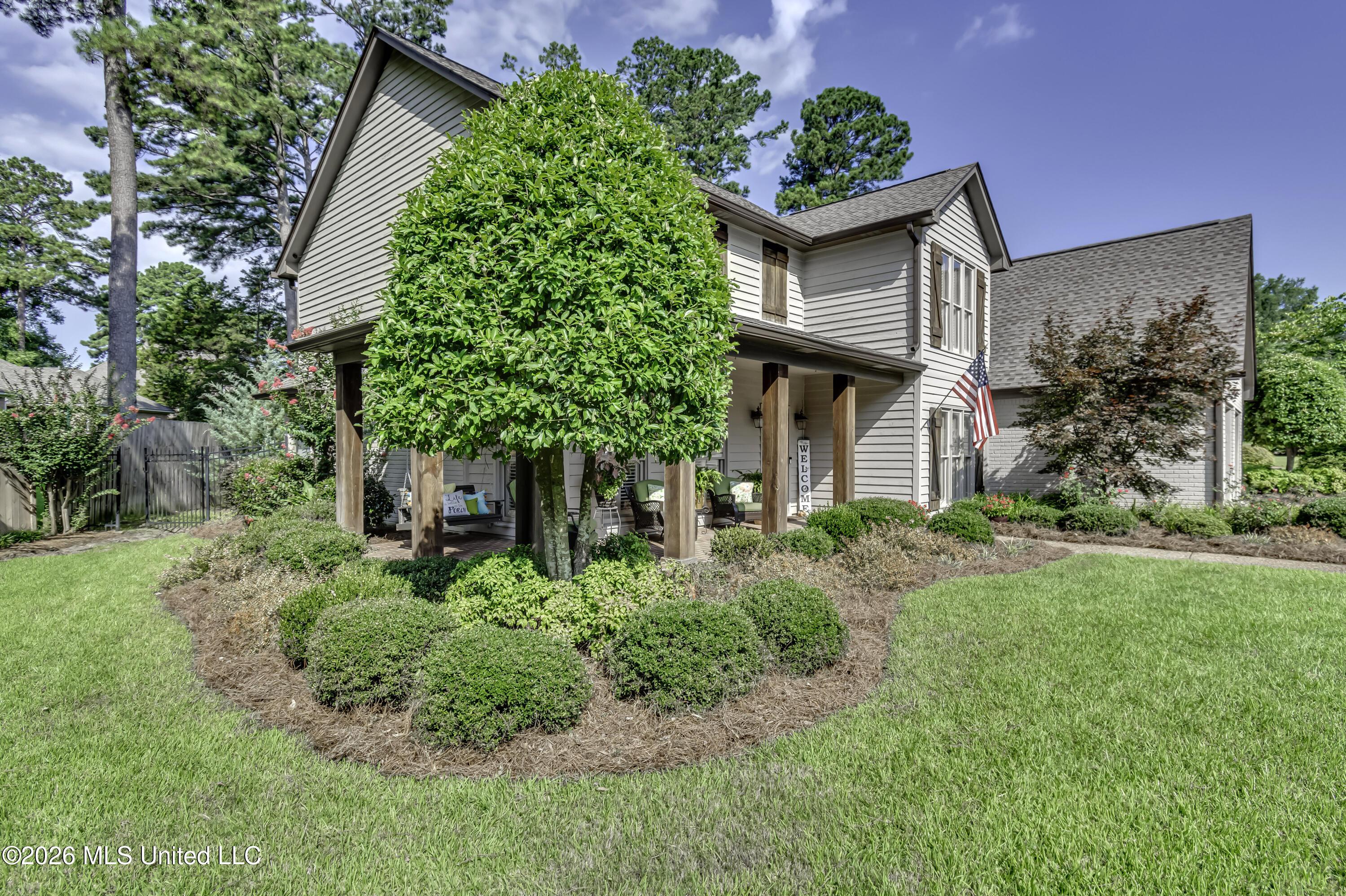 Image 2: 707 Woodgate Dr--2