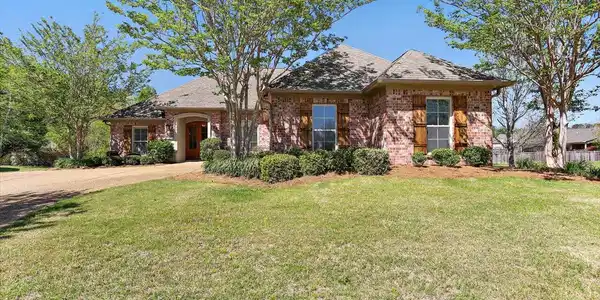 202 Gladeview Court