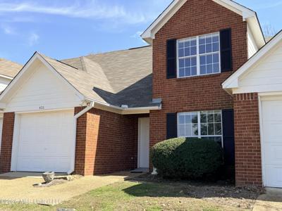 426 Woodlake Lane