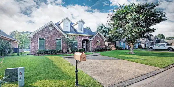 137 Vineyard Boulevard
