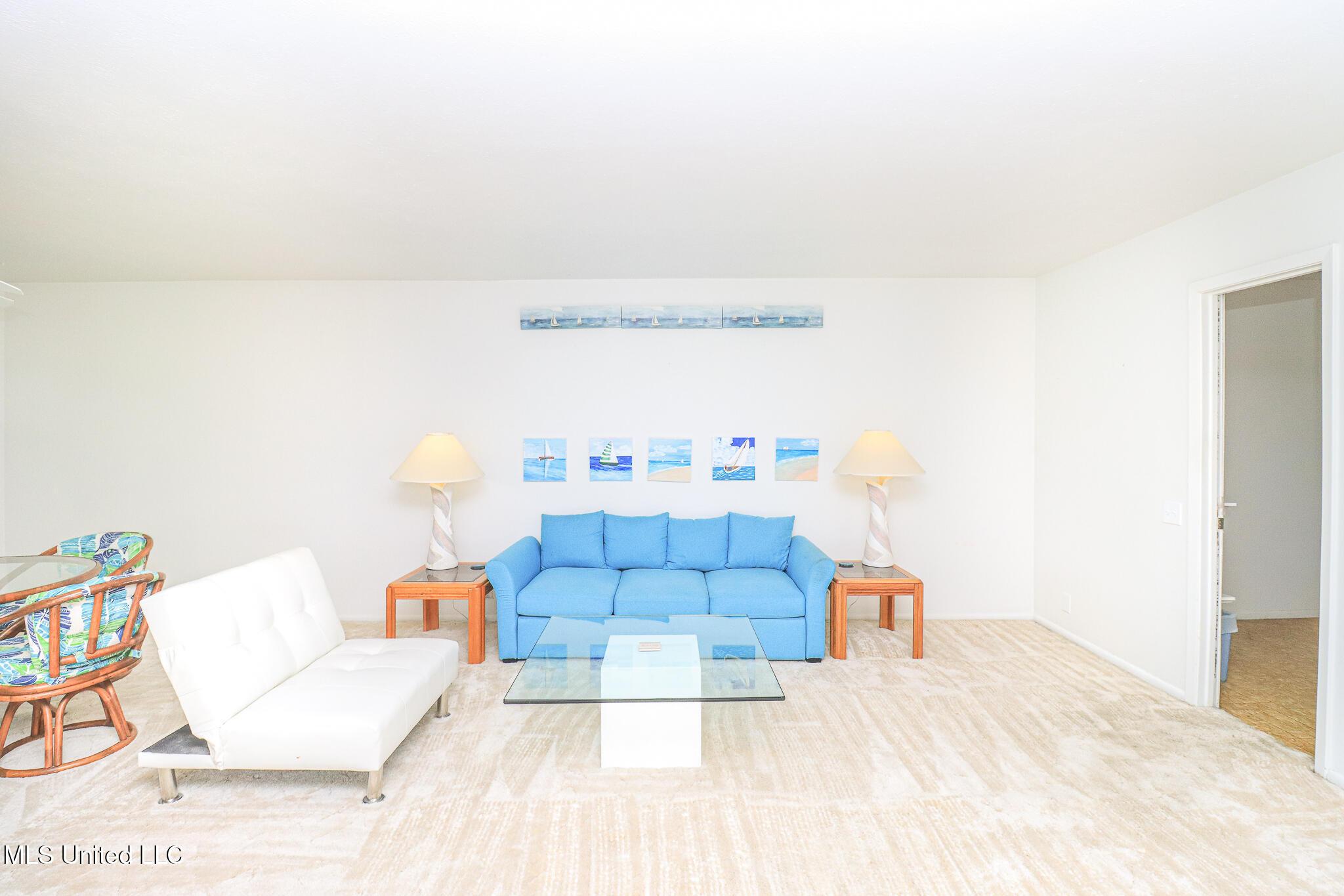 Image 4: 426 Lakebend 32