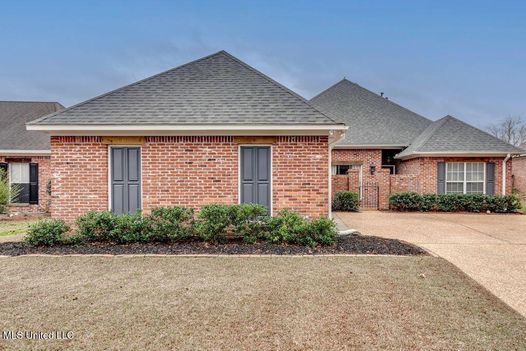 Image 1: Front exterior