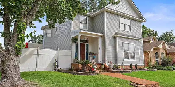 128 Brenhaven Boulevard